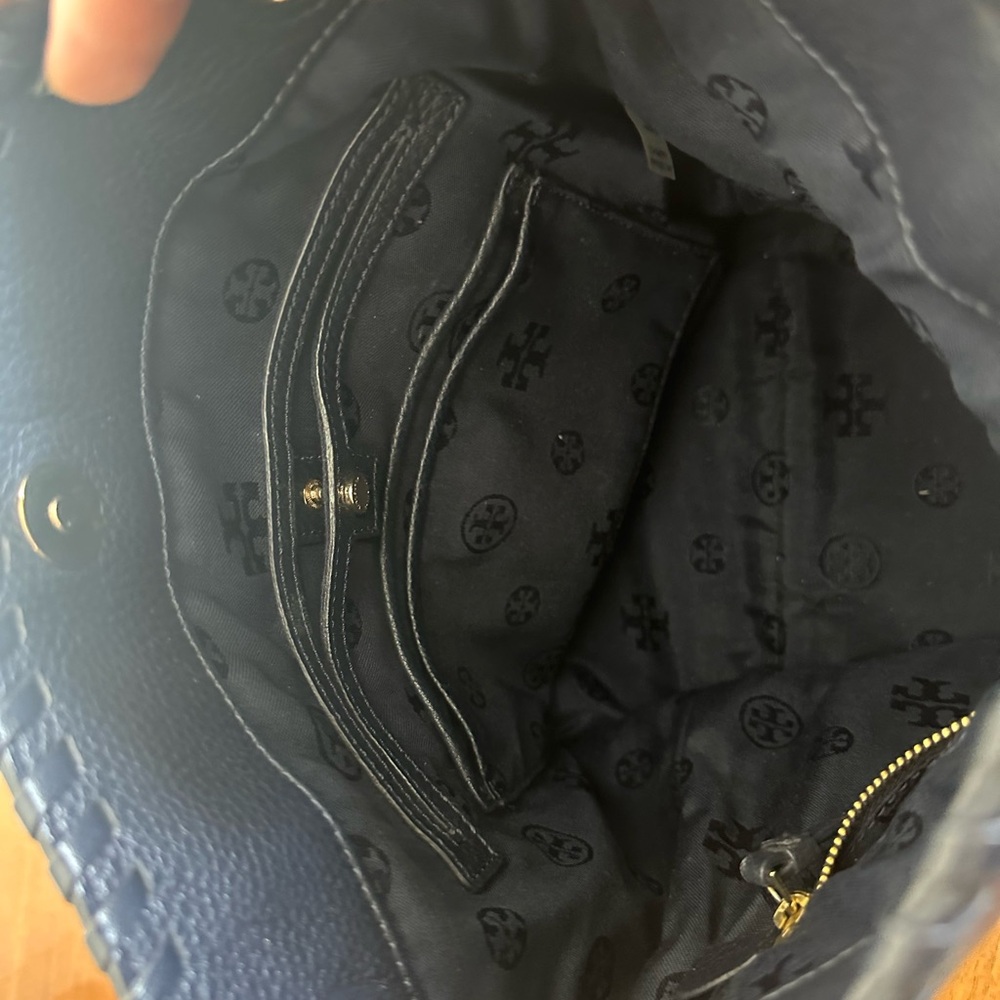 Tory Burch Bucket Bag Navy Blue - Picture 7 of 9